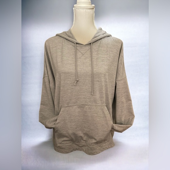 Nike Tops - 207 Nike Dri-fit Gray cropped pullover